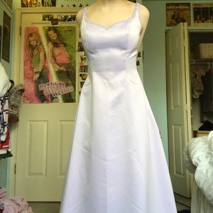 lavender prom dress. too big for me lol